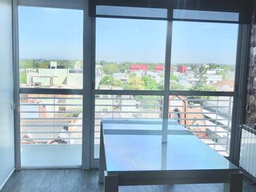 Piso de 3 ambientes en venta con cochera y balcon al frente