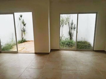 Casa en venta en Cancún – 113 m², 3 Recámaras, Seguridad y Alberca ¡Lista para Vivirse!