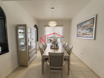 CASA EN VENTA EN LA RIOJA PONIENTE RESIDENCIAL