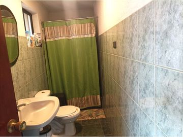 VIVABIEN PROPIEDADES VENDE HERMOSA Y ACOGEDORA PROPIEDAD EN BARRIO RESIDENCIAL, EN PLACILLA- VALPARAÍSO