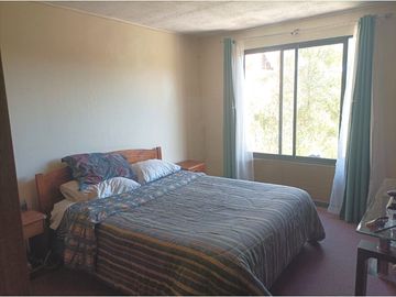 VIVABIEN PROPIEDADES VENDE HERMOSA Y ACOGEDORA PROPIEDAD EN BARRIO RESIDENCIAL, EN PLACILLA- VALPARAÍSO