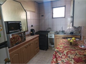 VIVABIEN PROPIEDADES VENDE HERMOSA Y ACOGEDORA PROPIEDAD EN BARRIO RESIDENCIAL, EN PLACILLA- VALPARAÍSO