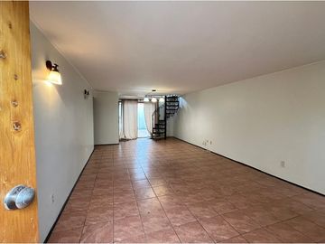 Se Vende Casa de 2 pisos en Alameda de Talca