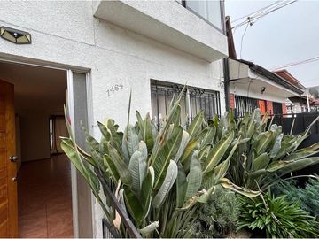 Se Vende Casa de 2 pisos en Alameda de Talca