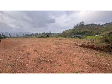 Lote en venta en unidad cerrada en el retiro