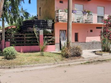 Casa en venta - 5 Dormitorios 3 Baños - 139Mts2 - San Clemente del Tuyú