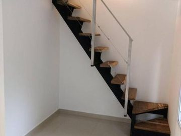 VENTA DUPLEX 2 DORM. EN BARRIO LOS JAZMINES