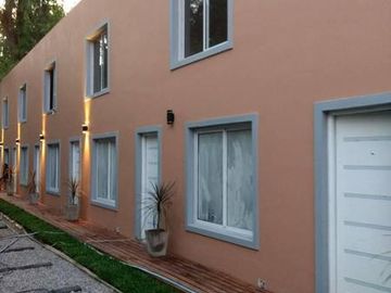 VENTA DUPLEX 2 DORM. EN BARRIO LOS JAZMINES