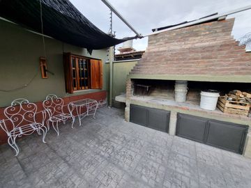 Casa en venta de 3 dormitorios c/ cochera en Gobernador Benegas
