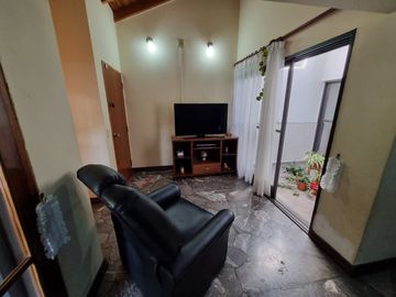 Casa en venta de 3 dormitorios c/ cochera en Gobernador Benegas