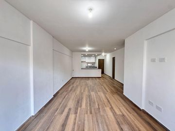 VENTA - Departamento a estrenar de dos dormitorios con balcón al norte y cochera. Lourdes, Rosario.