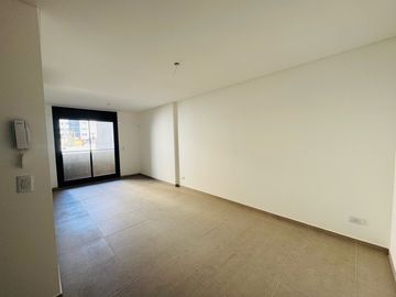 Venta - Departamento de dos dormitorios, a estrenar, con balcón y cochera. Centro, Rosario