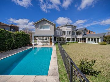 D. Esteche Realty - Ayres de Pilar Impecable casa