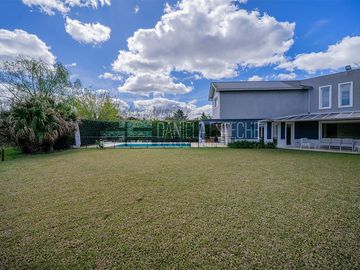 D. Esteche Realty - Ayres de Pilar Impecable casa