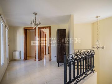 D. Esteche Realty - Ayres de Pilar Impecable casa