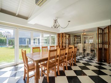 D. Esteche Realty - Ayres de Pilar Impecable casa