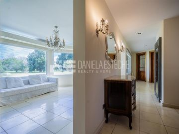 D. Esteche Realty - Ayres de Pilar Impecable casa