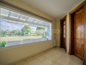 D. Esteche Realty - Ayres de Pilar Impecable casa