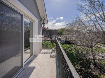 D. Esteche Realty - Ayres de Pilar Impecable casa