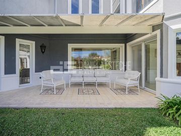 D. Esteche Realty - Ayres de Pilar Impecable casa