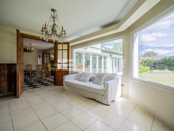 D. Esteche Realty - Ayres de Pilar Impecable casa