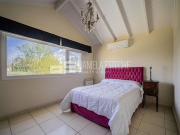 D. Esteche Realty - Ayres de Pilar Impecable casa