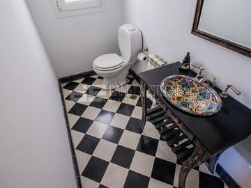 D. Esteche Realty - Ayres de Pilar Impecable casa