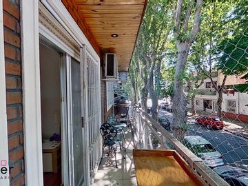 MODERNO Departamento TIPO PH de 3 ambientes con balcón al frente en Villa Ortuzar - VENTA -