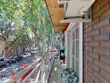 MODERNO Departamento TIPO PH de 3 ambientes con balcón al frente en Villa Ortuzar - VENTA -