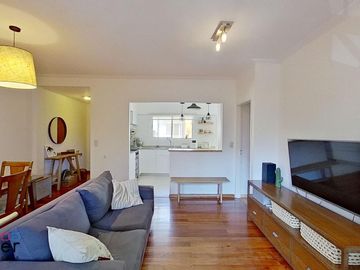 MODERNO Departamento TIPO PH de 3 ambientes con balcón al frente en Villa Ortuzar - VENTA -