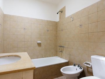 Casa de dos dormitorios a metros de Circunvalación