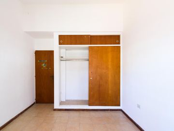 Casa de dos dormitorios a metros de Circunvalación