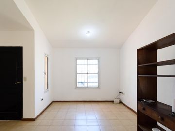 Casa de dos dormitorios a metros de Circunvalación