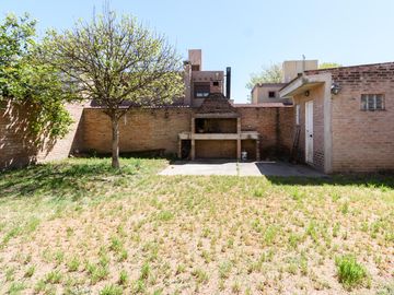 Casa de dos dormitorios a metros de Circunvalación