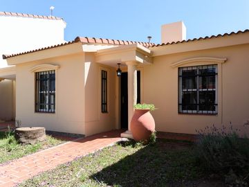 Casa de dos dormitorios a metros de Circunvalación