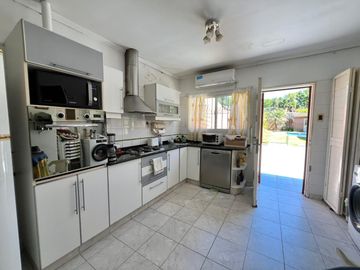 Chalet 3 ambientes en venta en Martinez