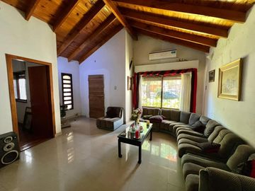 Chalet 3 ambientes en venta en Martinez