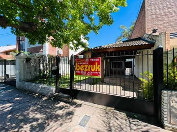 Chalet 3 ambientes en venta en Martinez