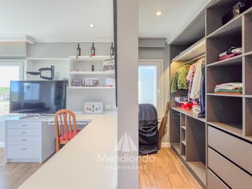 Casa 5 amb con piscina y cochera triple en Barrio Privado Tierras del Mar