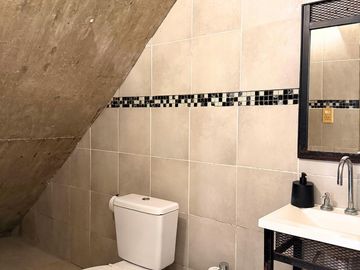 CASA 5 AMBIENTES EN VENTA, PARQUE EXALTACION