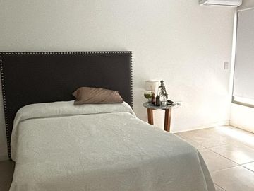 Departamento en Complejo Solares de Santa Maria 3 Zona Norte