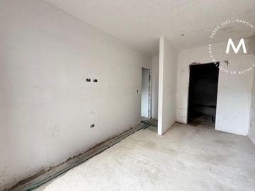 Departamento en venta de 3 ambientes con cochera y terraza privada - Villa Ballester Centro