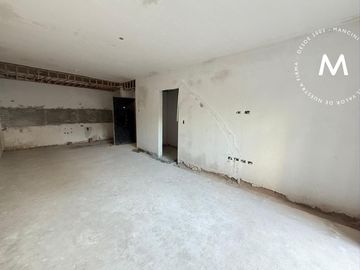 Departamento en venta de 3 ambientes con cochera y terraza privada - Villa Ballester Centro