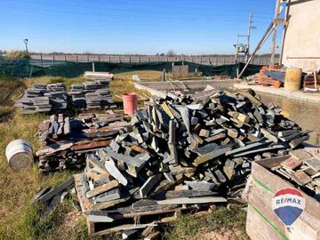 CASA 7 AMB EN VENTA EN BARRIO SANTA CLARA AL SUR