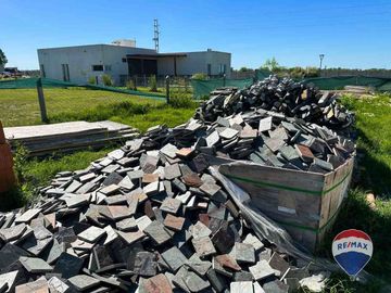 CASA 7 AMB EN VENTA EN BARRIO SANTA CLARA AL SUR