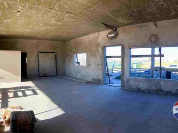 CASA 7 AMB EN VENTA EN BARRIO SANTA CLARA AL SUR