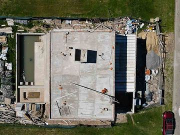 CASA 7 AMB EN VENTA EN BARRIO SANTA CLARA AL SUR