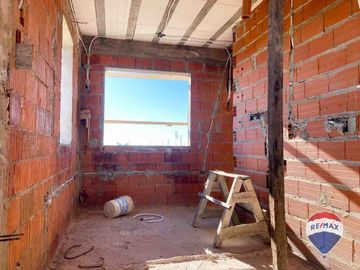 CASA 7 AMB EN VENTA EN BARRIO SANTA CLARA AL SUR