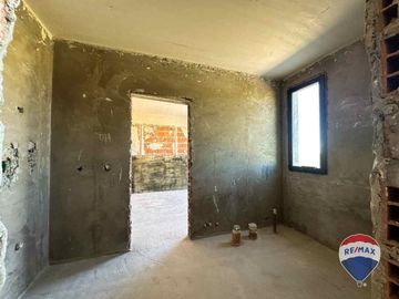 CASA 7 AMB EN VENTA EN BARRIO SANTA CLARA AL SUR