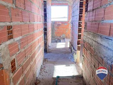 CASA 7 AMB EN VENTA EN BARRIO SANTA CLARA AL SUR